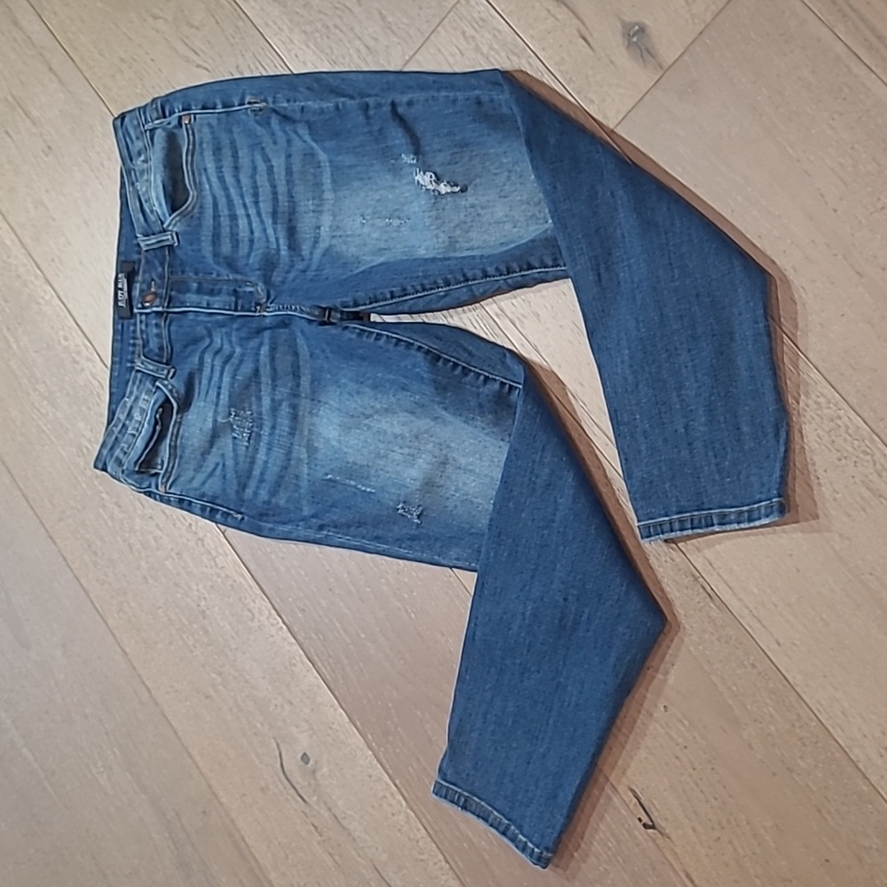 Judy Blue Jeans Women's sz 32 Relaxed Fit Mid Rise Distressed Crop Denim Jeans